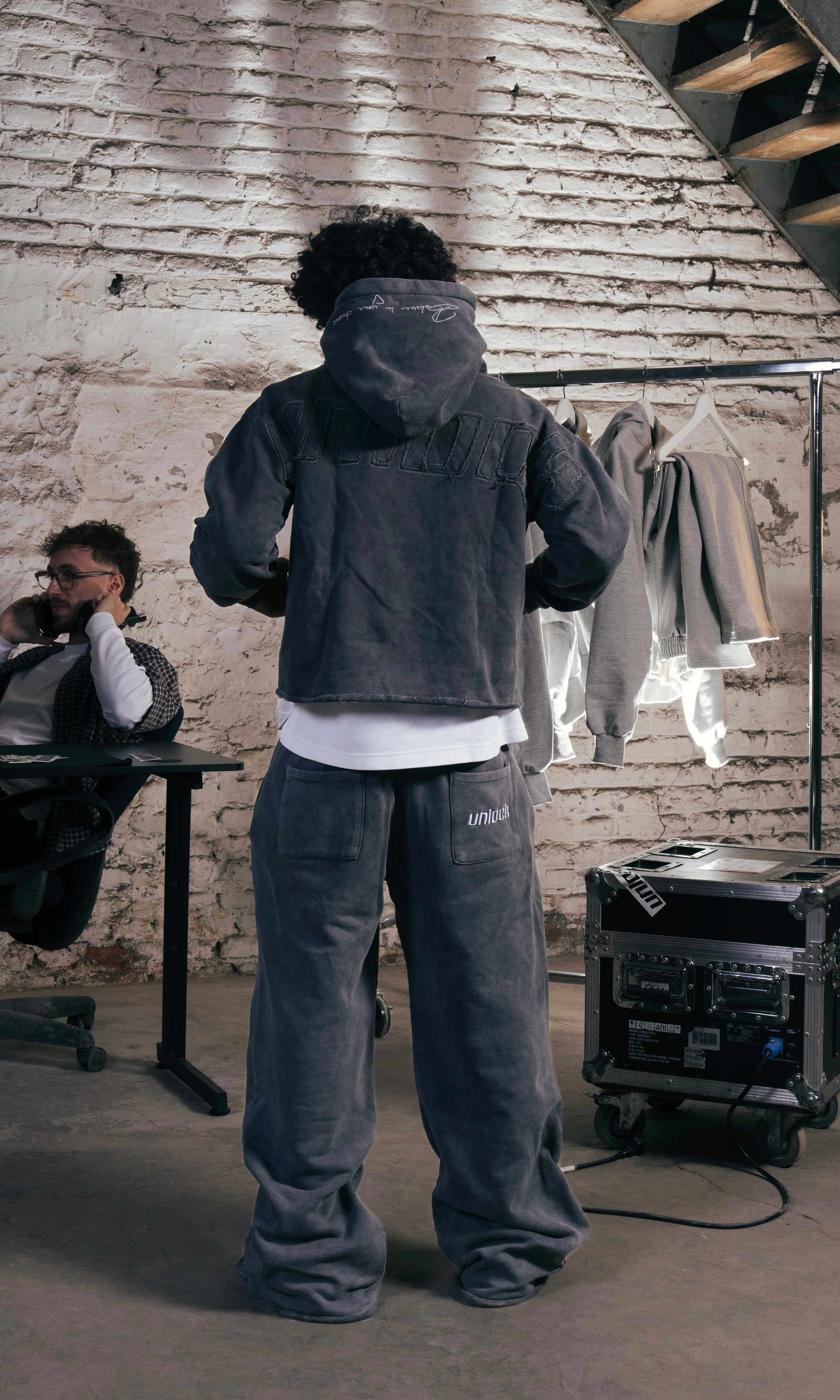 V2 HOODIE